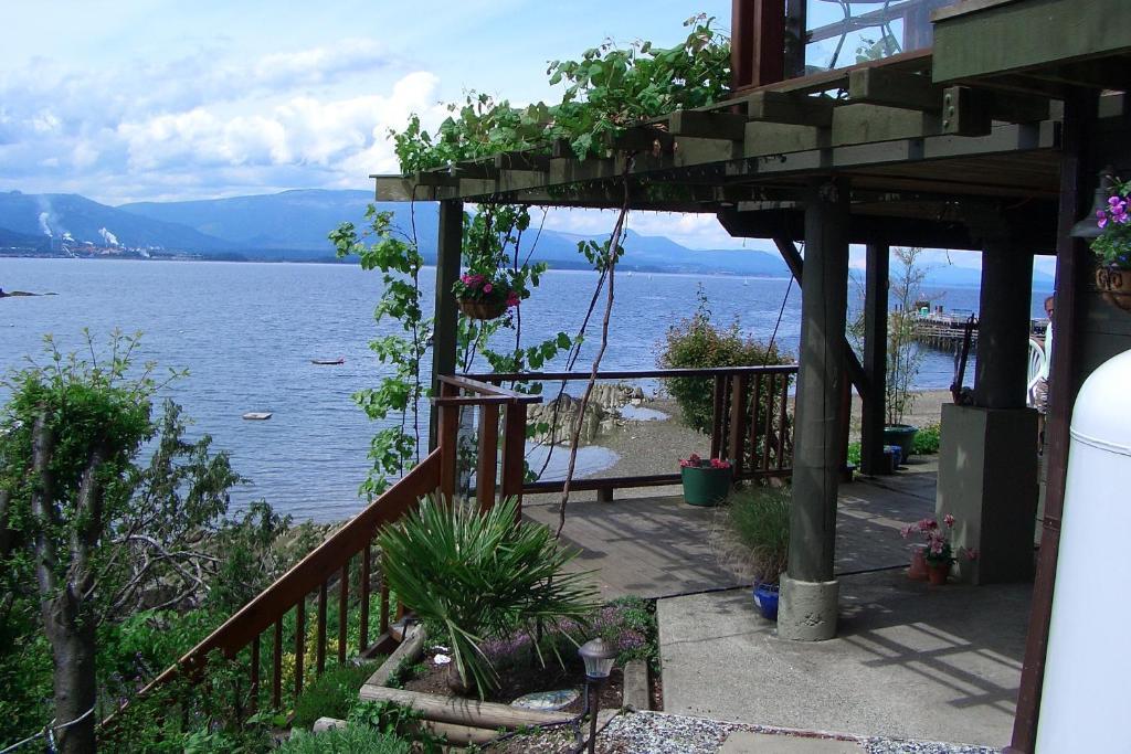 Beachfront At Vesuvius Ganges Exterior photo
